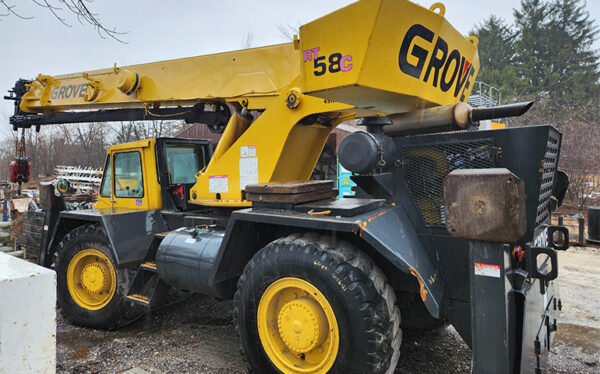 1981 GROVE RT58C CRANE