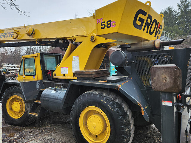 1981 GROVE RT58C CRANE