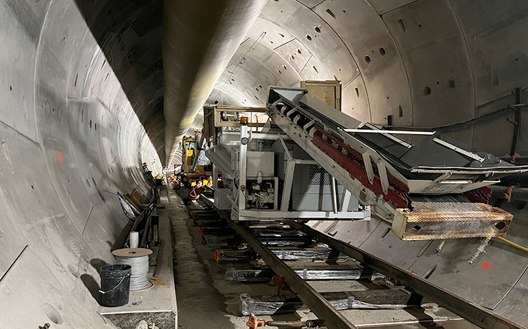 Rail Mounted Mobile Maxcrete Used for REM Light Rail